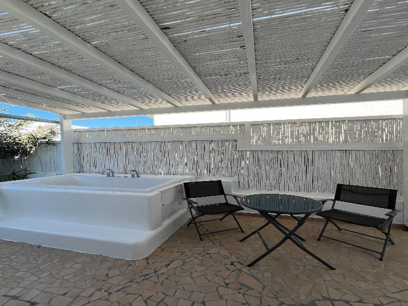 Heliotropio Studios & Apartments image