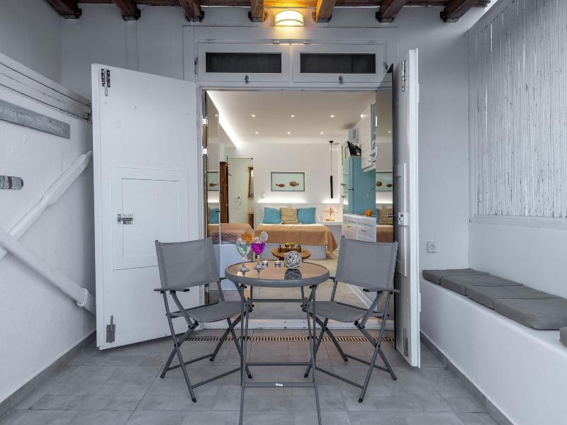 Heliotropio Studios & Apartments image