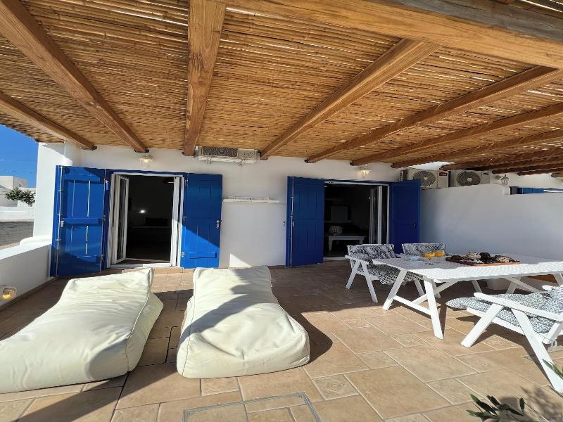 Heliotropio Studios & Apartments image