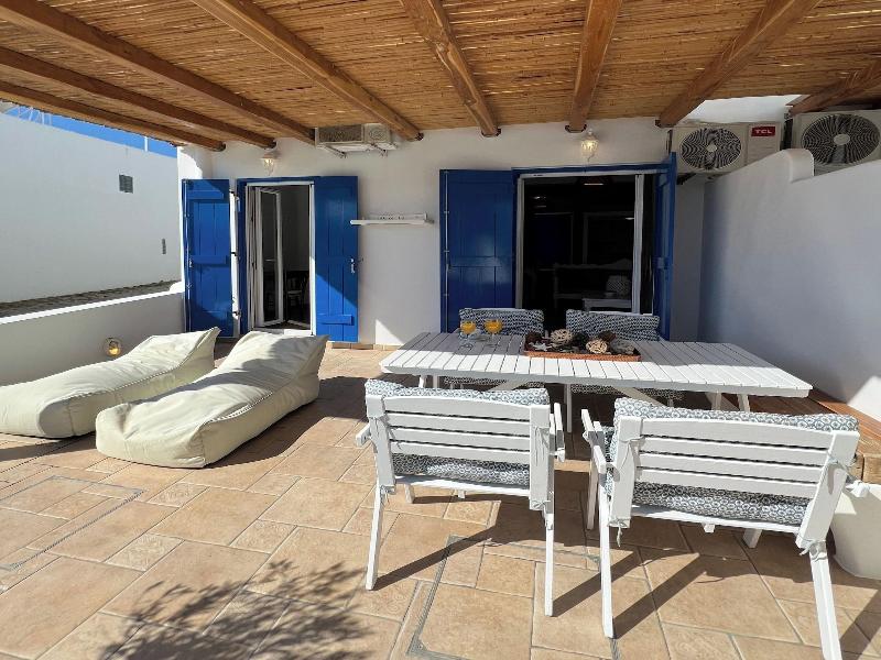 Heliotropio Studios & Apartments image