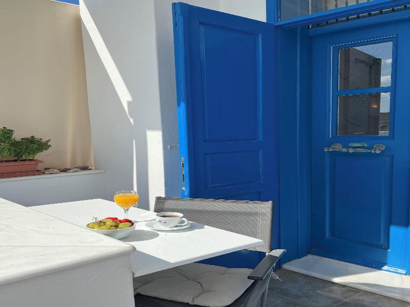 Heliotropio Studios & Apartments image
