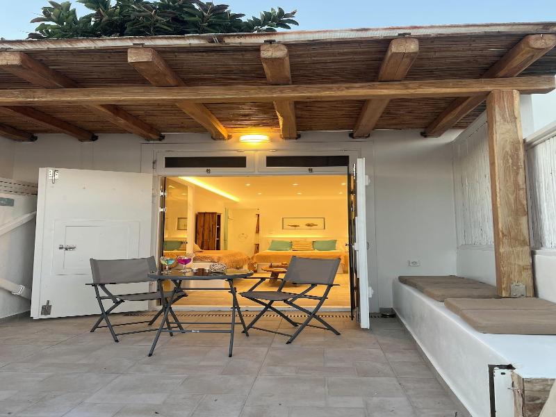 Heliotropio Studios & Apartments image