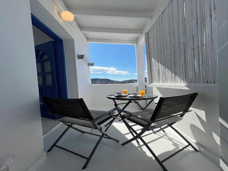 Heliotropio Studios & Apartments image