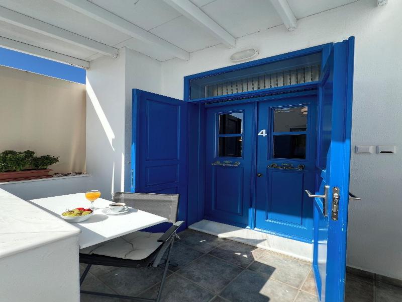 Heliotropio Studios & Apartments image