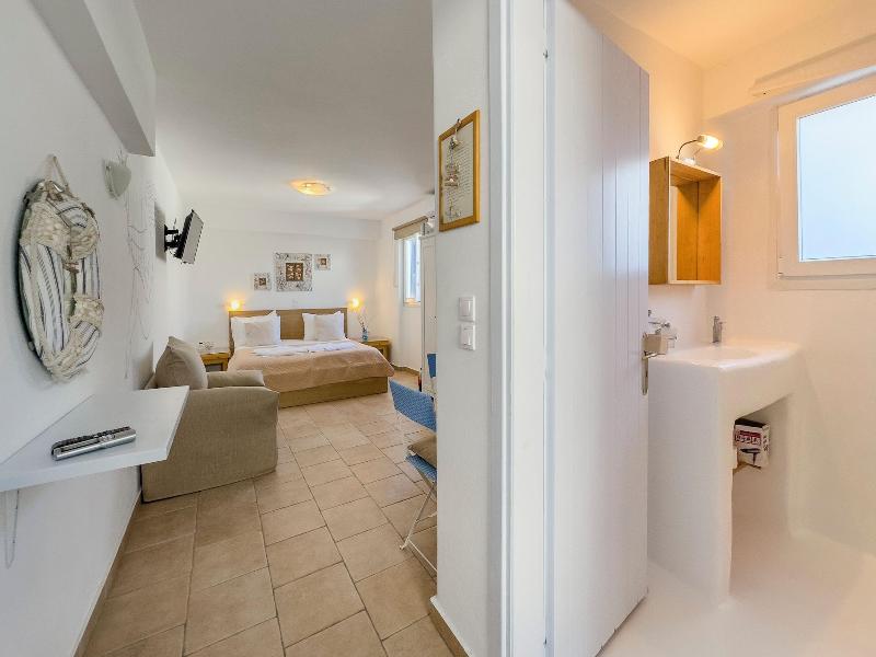 Heliotropio Studios & Apartments image