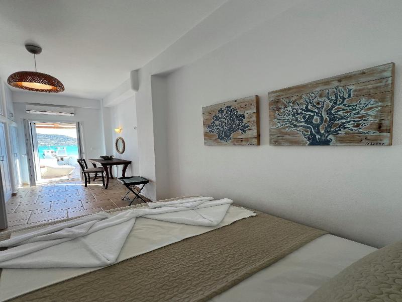 Heliotropio Studios & Apartments image