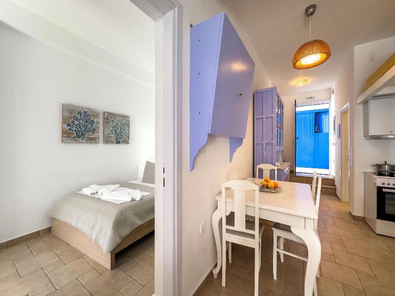Heliotropio Studios & Apartments image