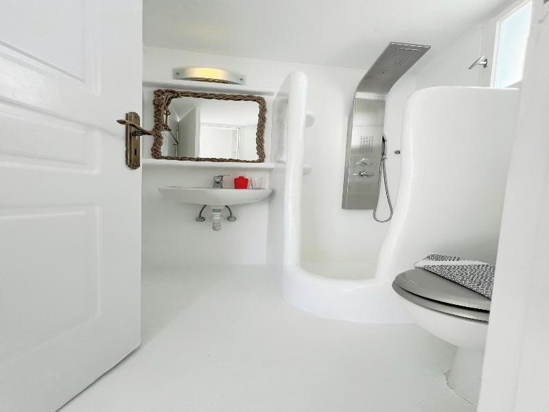 Heliotropio Studios & Apartments image
