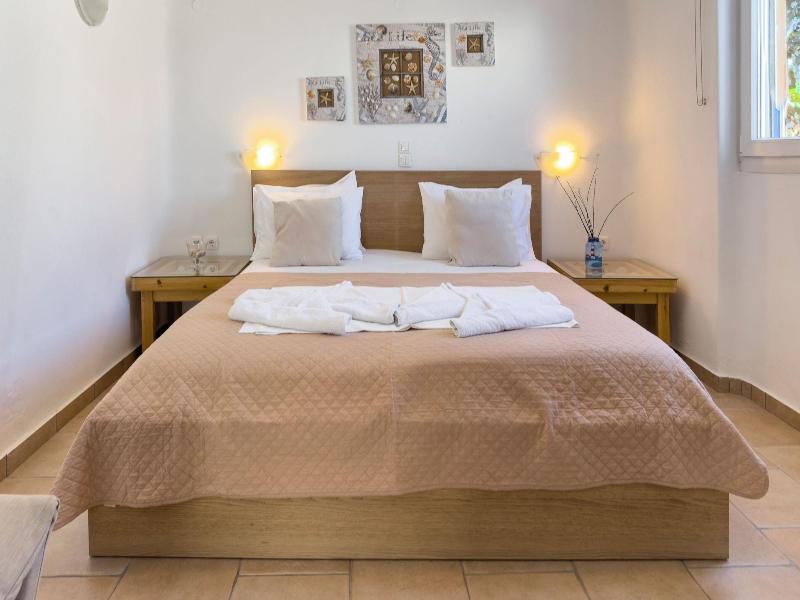 Heliotropio Studios & Apartments image