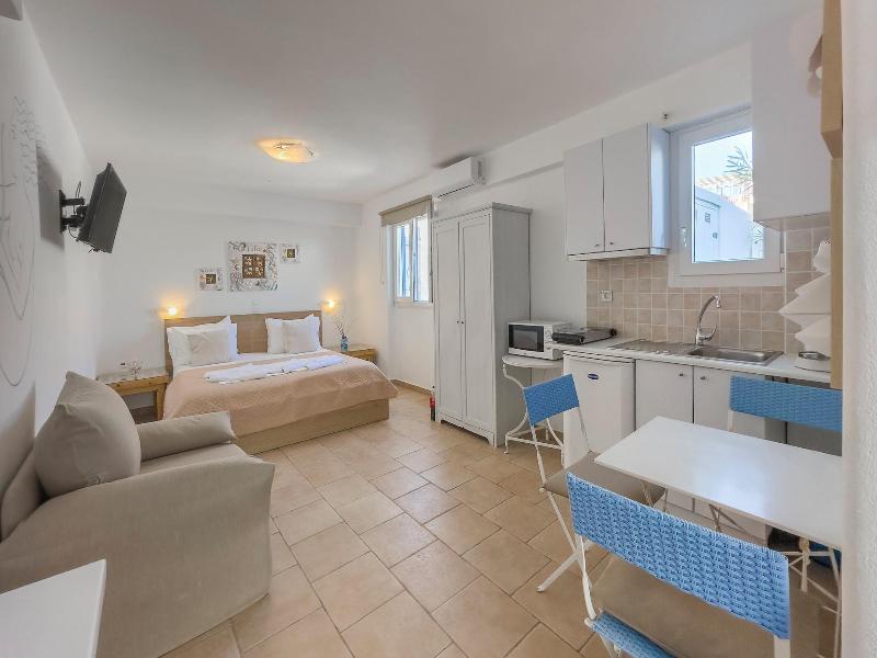 Heliotropio Studios & Apartments image