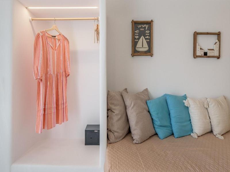 Heliotropio Studios & Apartments image