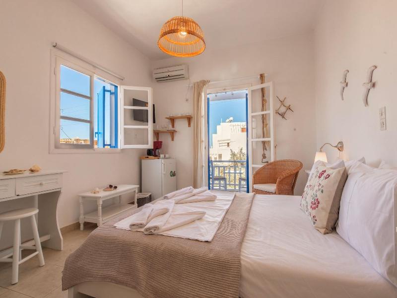 Heliotropio Studios & Apartments image