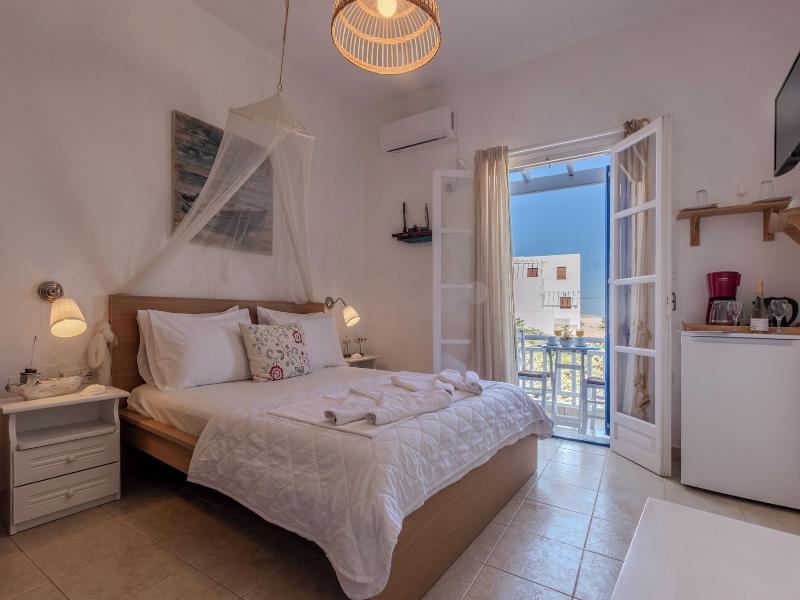 Heliotropio Studios & Apartments image