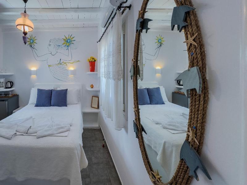 Heliotropio Studios & Apartments image