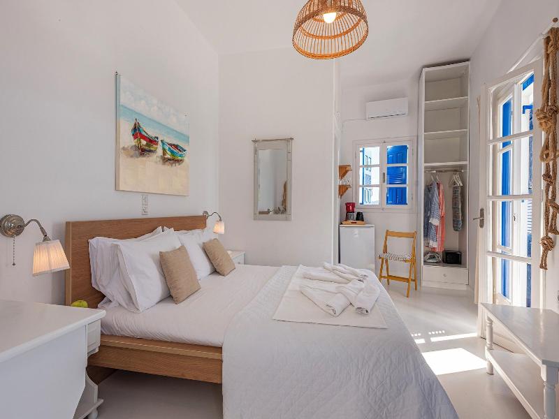 Heliotropio Studios & Apartments image