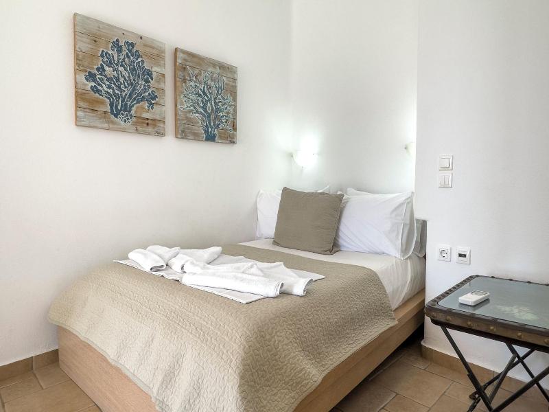Heliotropio Studios & Apartments image