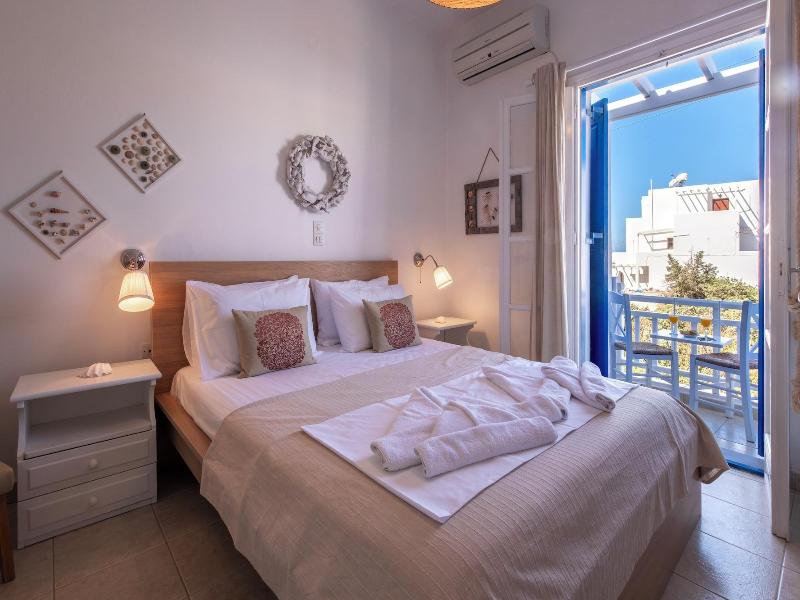 Heliotropio Studios & Apartments image