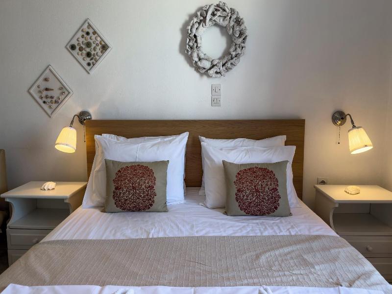 Heliotropio Studios & Apartments image