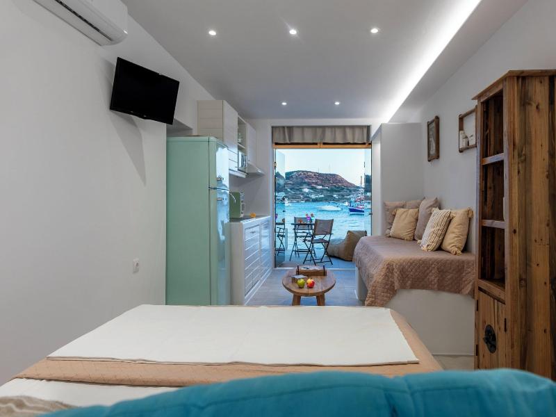 Heliotropio Studios & Apartments image