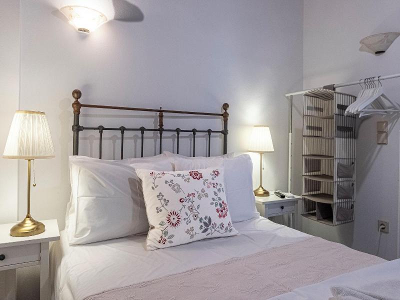 Heliotropio Studios & Apartments image