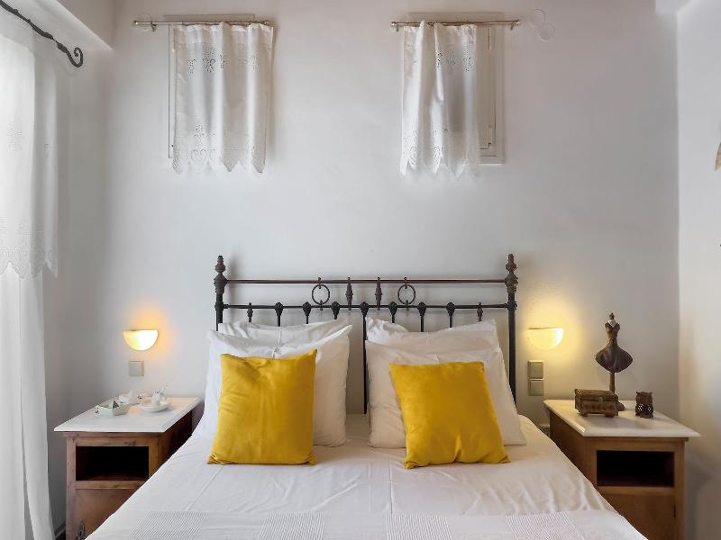 Heliotropio Studios & Apartments image