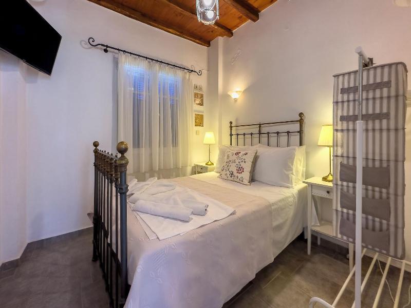 Heliotropio Studios & Apartments image