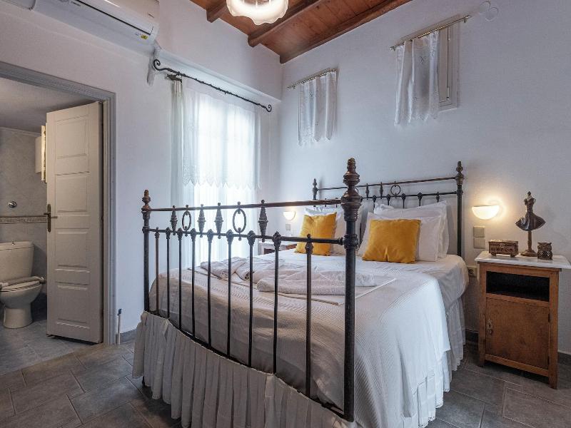 Heliotropio Studios & Apartments image