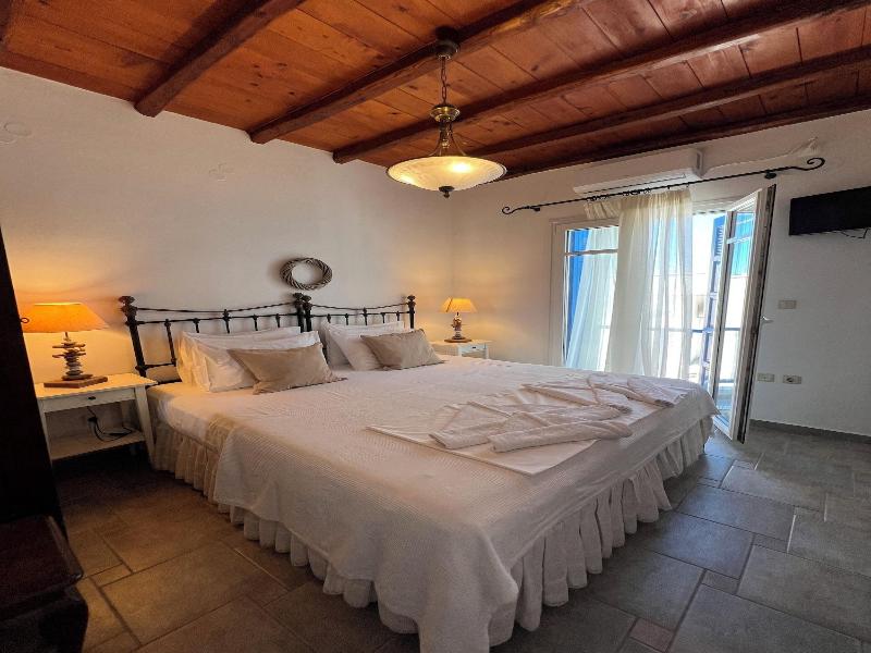 Heliotropio Studios & Apartments image
