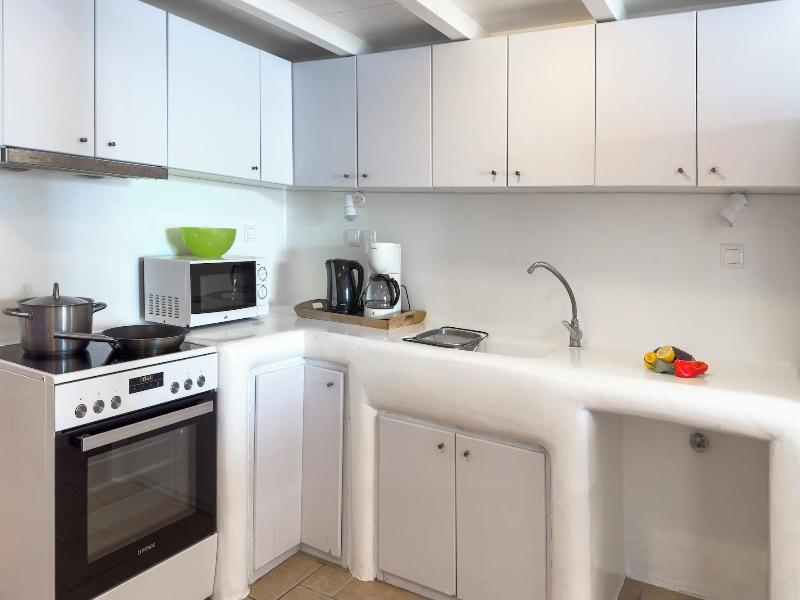 Heliotropio Studios & Apartments image