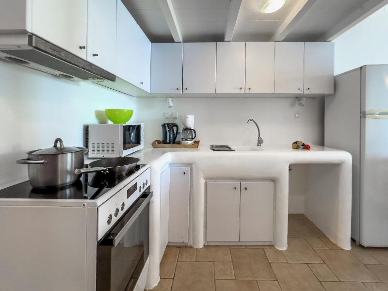 Heliotropio Studios & Apartments image
