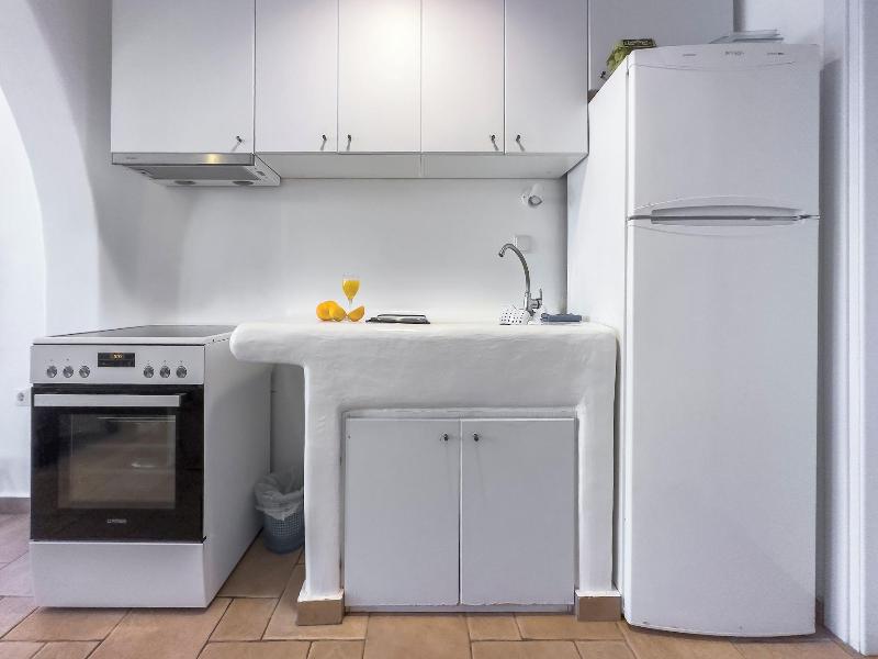 Heliotropio Studios & Apartments image