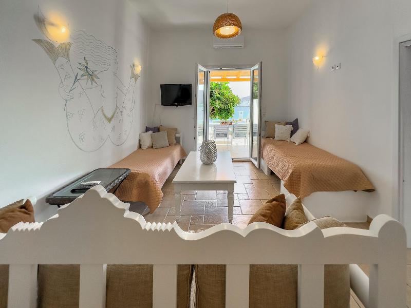 Heliotropio Studios & Apartments image