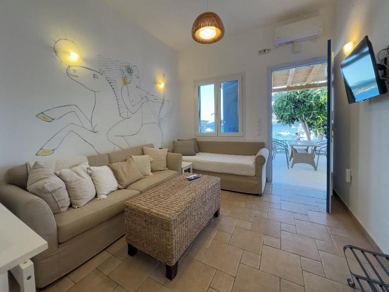 Heliotropio Studios & Apartments image