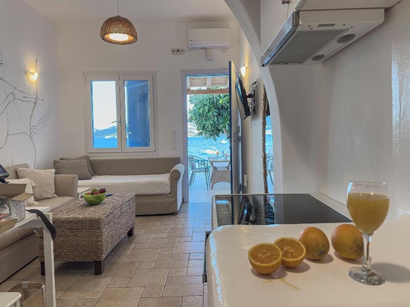 Heliotropio Studios & Apartments image