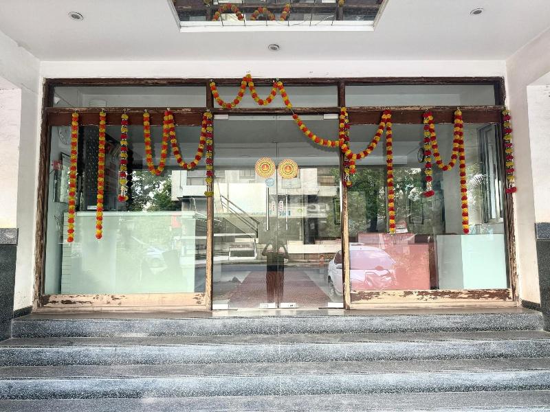 Treebo Suresh Plaza image