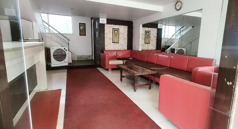 Treebo Suresh Plaza image