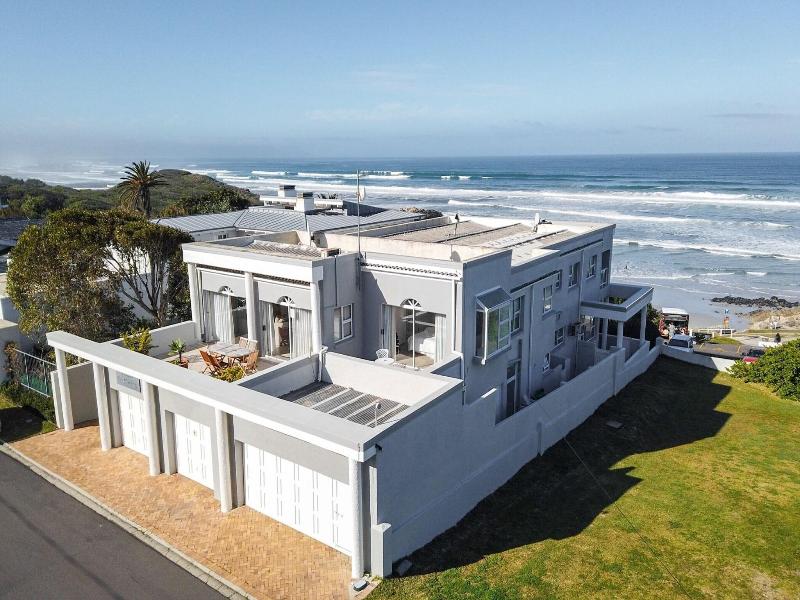 Hermanus Beachfront Lodge image