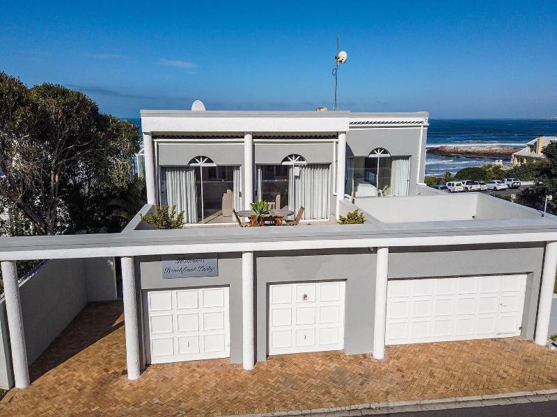 Hermanus Beachfront Lodge image