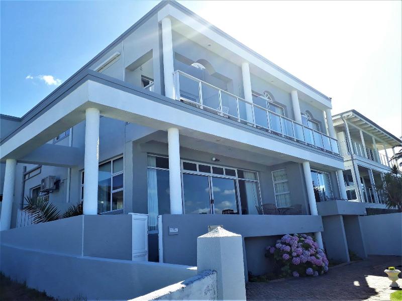 Hermanus Beachfront Lodge image