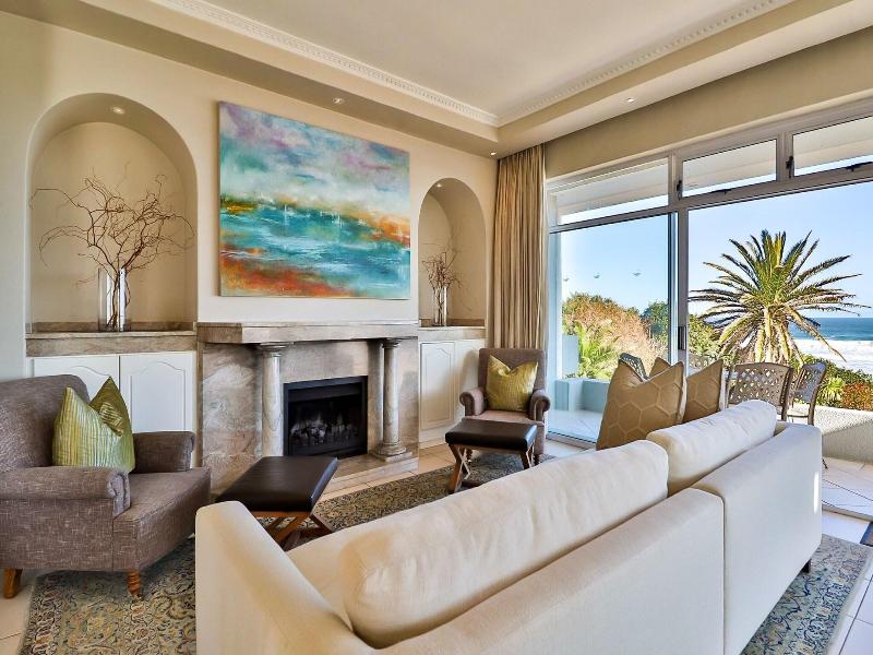 Hermanus Beachfront Lodge image