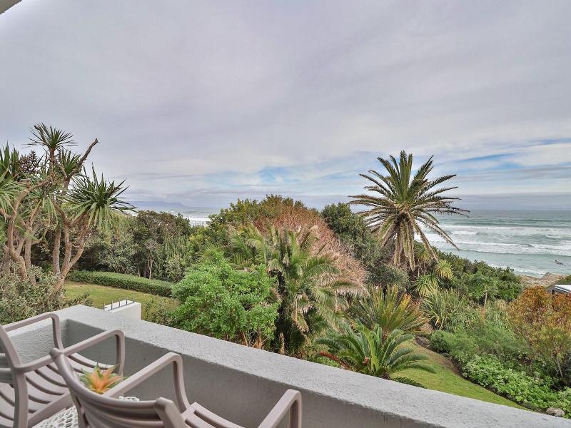 Hermanus Beachfront Lodge image