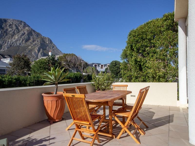 Hermanus Beachfront Lodge image