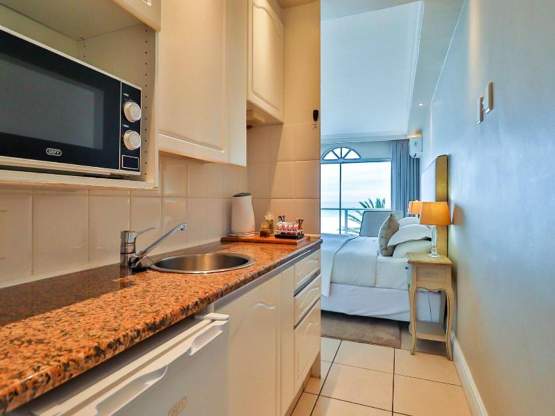 Hermanus Beachfront Lodge image