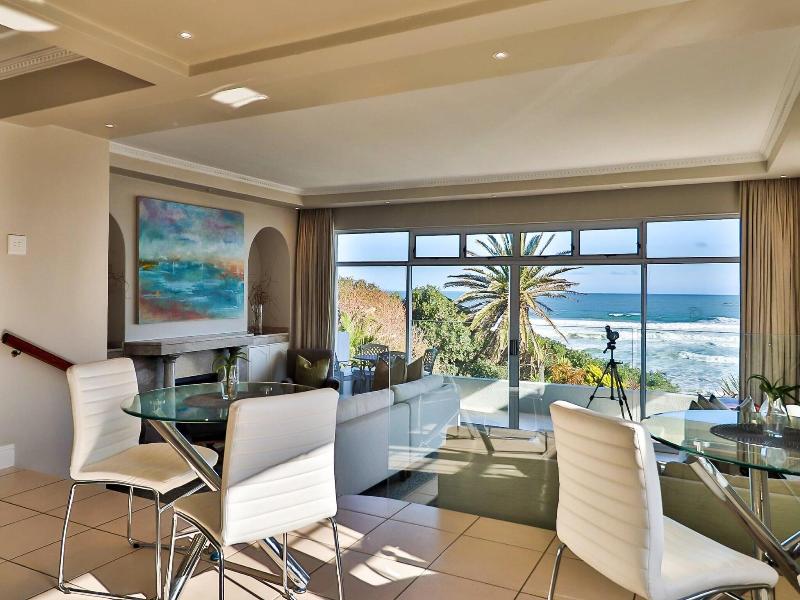 Hermanus Beachfront Lodge image