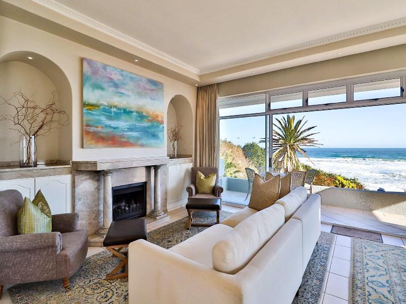 Hermanus Beachfront Lodge image