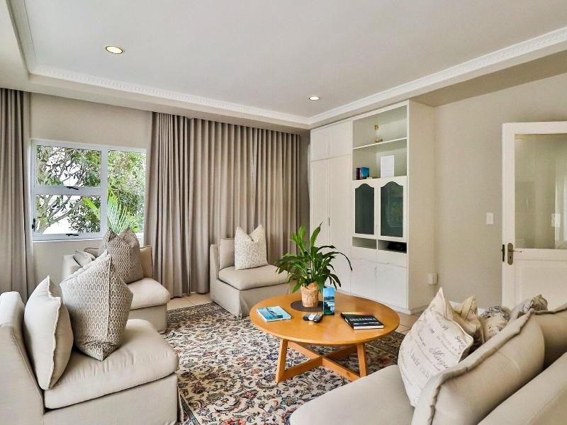 Hermanus Beachfront Lodge image