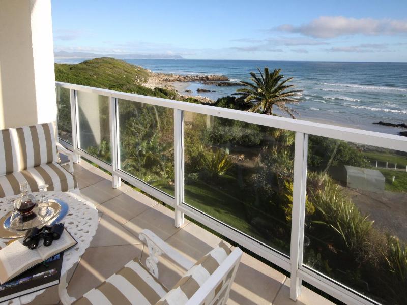 Hermanus Beachfront Lodge image
