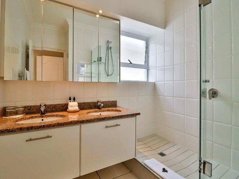 Hermanus Beachfront Lodge image