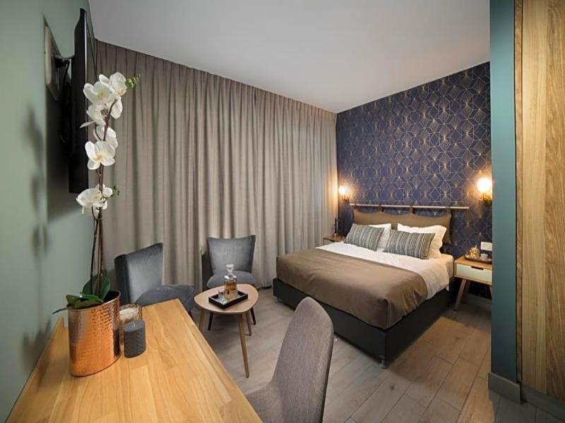 Diana Seaport Apartments image