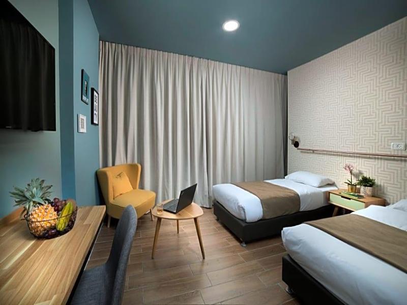 Diana Seaport Apartments image